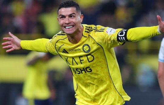 Lộ điều khoản giải phóng của Ronaldo và kế hoạch giữ chân McTominay của Napoli