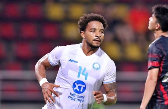 HLV Nam Định tiết lộ lý do bất ngờ khiến Xuân Son vắng mặt trước Johor Darul Ta'zim