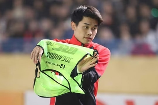 HLV Polking giải mã sự vắng mặt của Đình Bắc trong chiến thắng 6-1 của CAHN