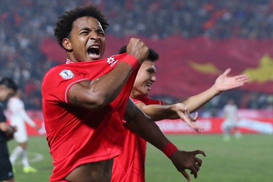 HLV Kim Sang-sik đối mặt bài toán hàng công: Khi số 9 trở thành nỗi lo trước trận Malaysia