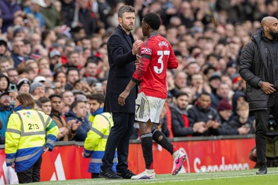 Ian Wright: Màn trình diễn của Kobbie Mainoo làm bẽ mặt Ruben Amorim tại Man United