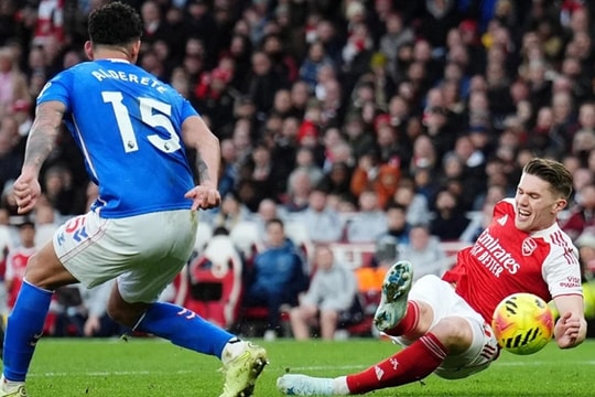 Viktor Gyokeres lập cú đúp giúp Arsenal xây chắc ngôi đầu Ngoại hạng Anh