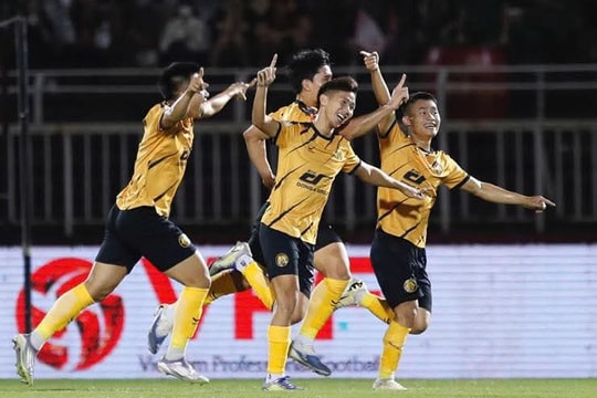 Damoth Thongkhamsavath lập cú đúp siêu phẩm, Thanh Hóa hạ gục Công an TPHCM 2-1