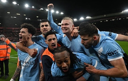 Man City ngược dòng kịch tính tại Anfield: Haaland tỏa sáng, Szoboszlai nhận thẻ đỏ