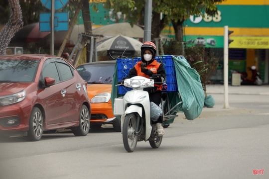 Gia tăng tình trạng shipper vi phạm giao thông dịp cận Tết ở Hà Tĩnh