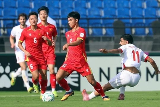 Lê Phát và Công Phương lĩnh ấn tiên phong cho U21 Việt Nam tại ASIAD 20