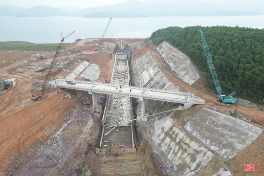 Gấp gáp trên những công trình trọng điểm ngày cuối năm