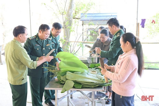 Giữ Tết Việt trên đất nước Lào