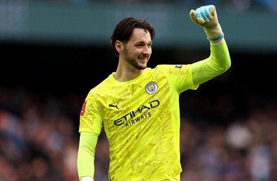 Man City 2-0 Salford: Màn trình diễn đẳng cấp đẩy James Trafford rời xa Etihad