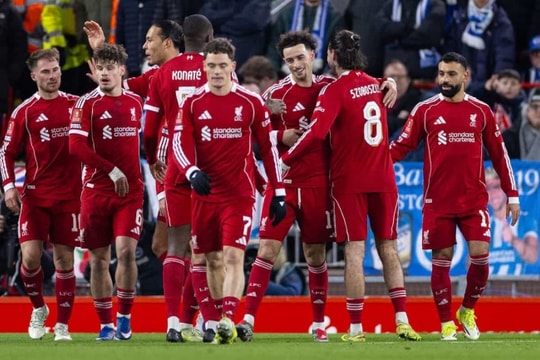 Liverpool đè bẹp Brighton 3-0: Curtis Jones hồi sinh và sự biến ảo của Arne Slot