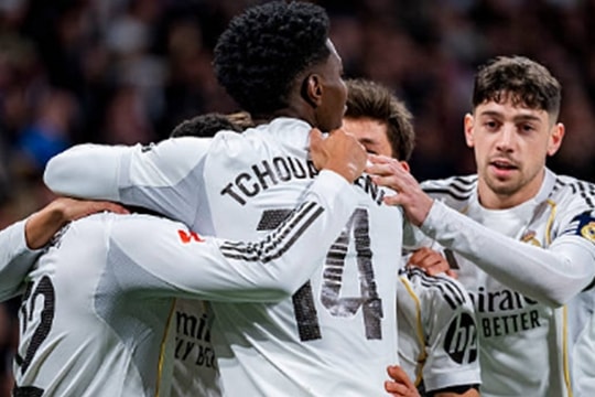 Real Madrid đè bẹp Sociedad 4-1: Vinicius rực sáng, Trent Alexander-Arnold khẳng định đẳng cấp