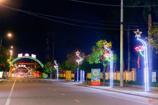Hà Tĩnh "bừng sáng" chờ đón thời khắc giao thừa