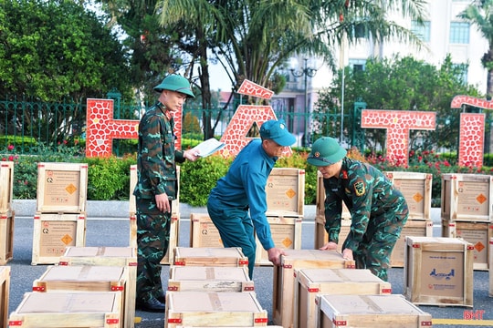 Trận địa pháo hoa trước giờ "khai hoả"