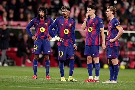 Girona ngược dòng hạ Barcelona 2-1: Lamine Yamal hỏng phạt đền, Blaugrana mất ngôi đầu