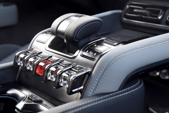 Trung Quốc siết quy định về màn hình cảm ứng: Nút bấm vật lý sẽ trở lại trên ô tô từ năm 2027