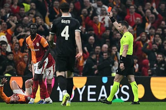 Juventus thảm bại 2-5 trước Galatasaray: Cú sốc Istanbul và lời cảnh tỉnh cho bóng đá Ý