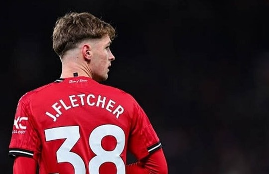 Học viện Carrington: 10 'viên ngọc thô' giải bài toán hàng tiền vệ của Man Utd