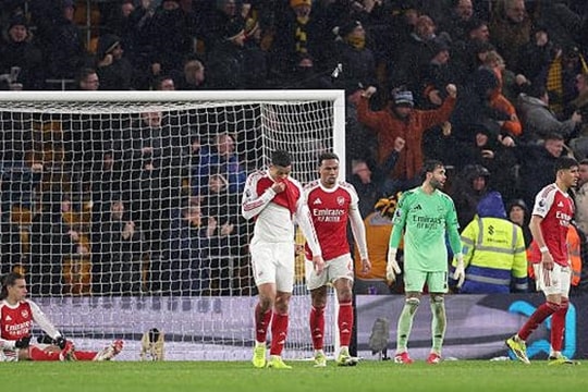 Arsenal chia điểm đáng tiếc tại Molineux sau bàn phản lưới nhà phút 90+4