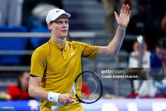 Jannik Sinner phô diễn đẳng cấp trước Popyrin, ghi danh vào tứ kết Qatar Open