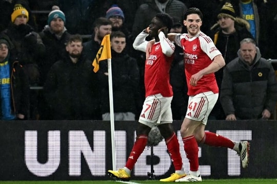 Arsenal đánh rơi chiến thắng tại Molineux: Màn trình diễn số 10 của Saka là không đủ