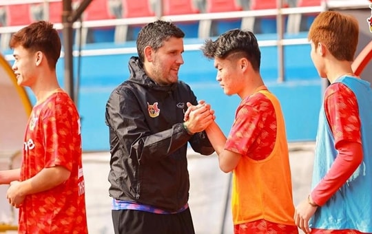 V-League 2025/2026 khai xuân mùng 4 Tết: Các CLB hối hả tập luyện cho lịch thi đấu dày đặc