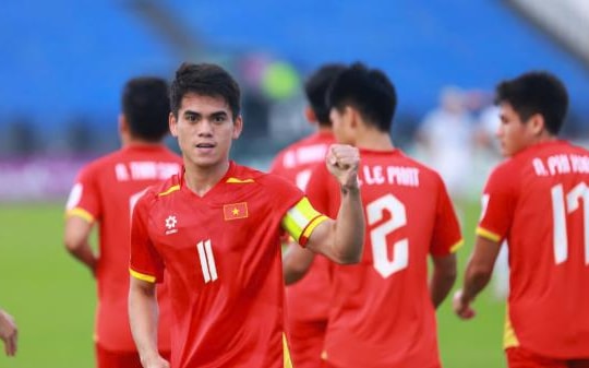 Tiền vệ Khuất Văn Khang và khát vọng xây nhà báo hiếu cha mẹ năm 2026