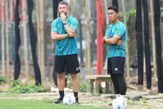 Harry Kewell: Việc Hà Nội FC bám đuổi ngôi đầu V-League là thử thách cực đại