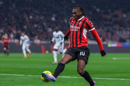 Arsenal dẫn đầu cuộc đua giành Rafael Leao trước sự cạnh tranh từ MU