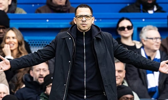 HLV Liam Rosenior và bài toán nan giải: Khi lối chơi an toàn bóp nghẹt sức tấn công của Chelsea