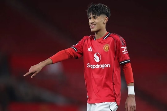 JJ Gabriel lập siêu phẩm tại U18 Man Utd: Khi "Ryan Giggs mới" bước ra ánh sáng