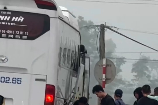 "Xe dù, bến cóc" mất an toàn tại các điểm ra vào cao tốc