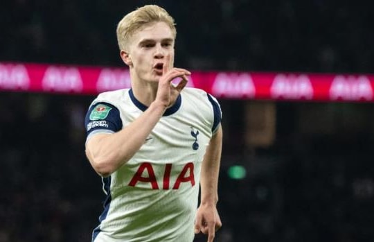 MU chi 57 triệu bảng mua Lucas Bergvall: Canh bạc sửa sai trước mũi Liverpool