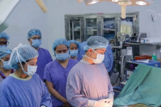 Chàng trai 21 tuổi chết não hồi sinh sự sống cho 4 người