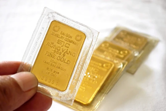 Giá vàng hôm nay 25/2/2026: Giá vàng thế giới giảm, vàng trong nước trên 184 triệu