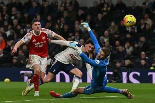 Gyokeres lập cú đúp, Arsenal đè bẹp Tottenham 4-1 tại derby Bắc London