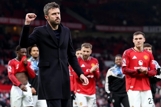 Xoay tua đội hình: Bài kiểm tra quyết định chiếc ghế HLV trưởng của Michael Carrick