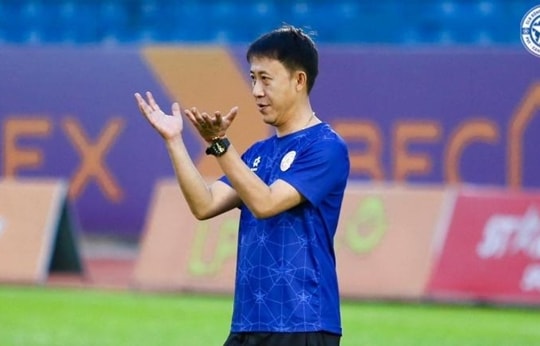 PVF-CAND mượn trung vệ Lý Đức: HLV Nguyễn Thành Công giải bài toán hàng thủ