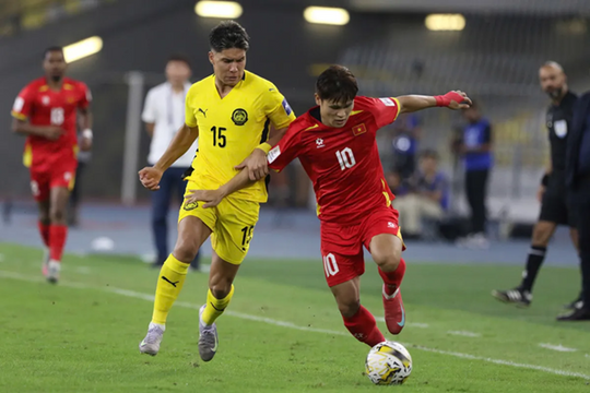 Tuyển Việt Nam quyết thắng Malaysia trên sân cỏ, không đợi quà từ án phạt CAS