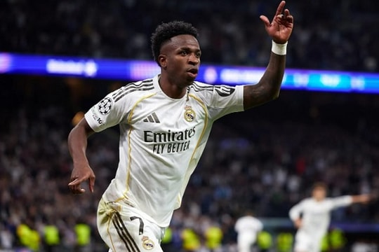 Vinicius Junior tỏa sáng đưa Real Madrid vào tứ kết Champions League
