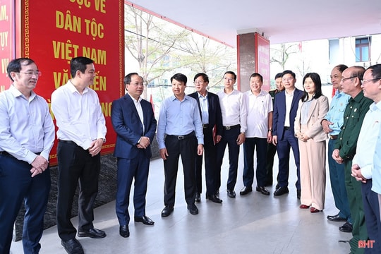 Bí thư Tỉnh ủy Nguyễn Duy Lâm và 12 ứng cử viên tiếp xúc cử tri các địa phương