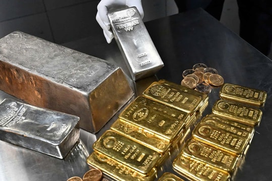 Giá vàng hôm nay 28/2/2026: Giá vàng thế giới tăng lên hơn 5200 USD; Giá SJC ở và nhẫn giữ mức 184 triệu