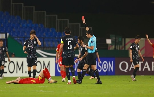 Bóng đá Việt Nam 27/2: Đình Bắc nhận án phạt từ AFC, HLV Vũ Hồng Việt trở lại Nam Định