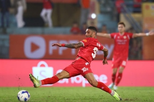 CAHN ngược dòng thắng HAGL 3-1: Bước ngoặt từ 'kép phụ' và bản lĩnh ứng viên vô địch