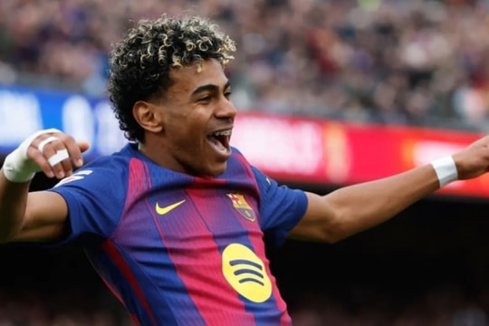 Lamine Yamal lập hat-trick siêu hạng giúp Barcelona đè bẹp Villarreal 4-1 tại La Liga