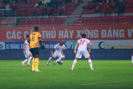 Rượt đuổi tỷ số 3-3: Rimario tỏa sáng ngày tái xuất giúp Thanh Hóa cầm hòa Hải Phòng