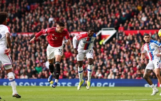 Benjamin Sesko định nghĩa lại vị trí số 9: Man Utd hưởng lợi từ sát thủ mới