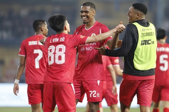 CLB CAHN thống trị V-League: Khoảng cách 10 điểm và sức mạnh tuyệt đối
