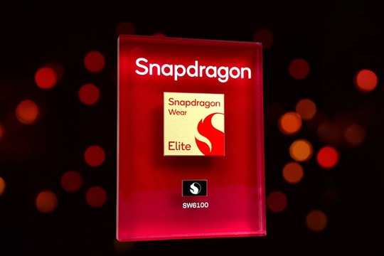 Snapdragon Wear Elite ra mắt: Chip AI cho smartwatch mạnh gấp 5 lần, hỗ trợ vệ tinh