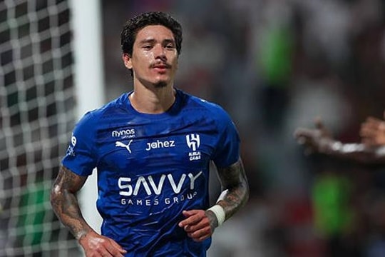 Chelsea tranh Darwin Nunez, Marcus Rashford chấp nhận giảm lương ở lại Barcelona