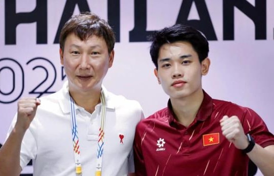 HLV Kim Sang-sik và Đình Bắc được vinh danh là cá nhân tiêu biểu toàn quốc năm 2025